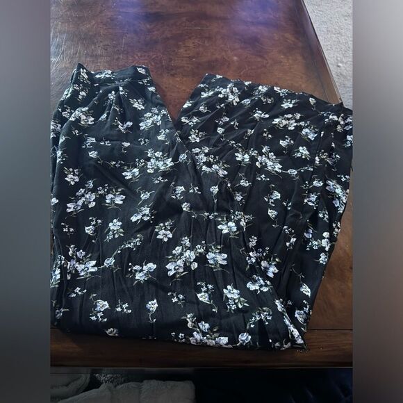 Lulu's Floral Flare Viscose Flowy Pants Floral Black/Blue Size Small - Picture 2 of 12